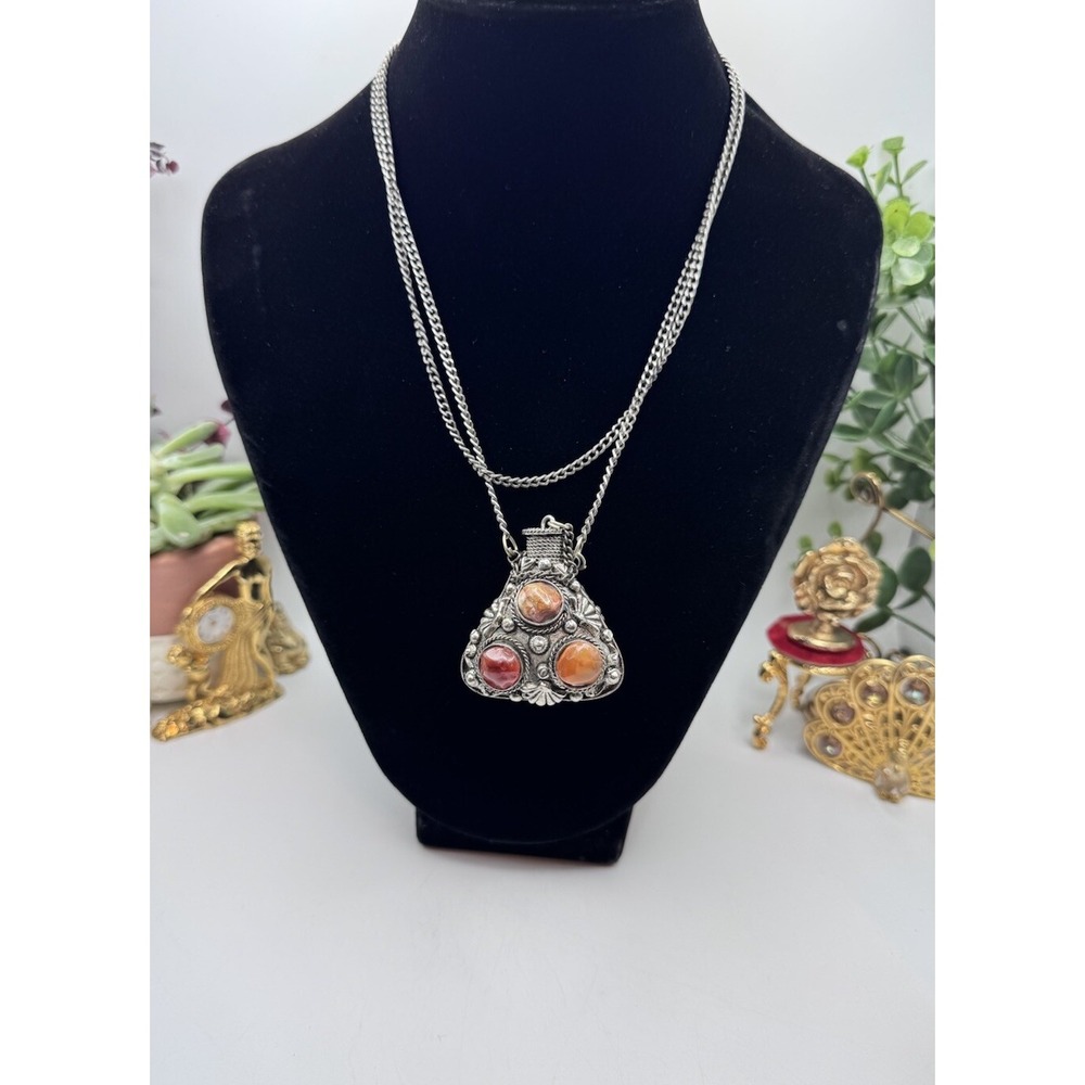 Vintage Oriental Agate Stone Box Pendant Necklace Silver Tone Ethnic Chain
